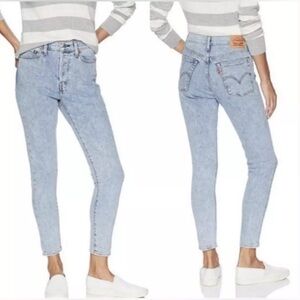 Levi’s wedgie light denim wash
